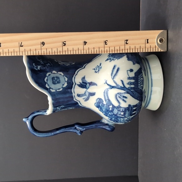 Antique Chinese Qianlong Flow Blue Porcelain/Pottery Mini Pitcher. - Picture 9 of 9